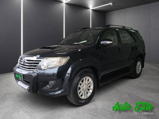 TOYOTA HILUX SW4 3.0 SRV 4X4 7 LUGARES 16V TURBO INTERCOOLER DIESEL 4P AUTOMÁTICO TOYOTA HILUX SW4 3.0 SRV 4X4 7 LUGARES 16V TURBO INTERCOOLER DIESEL 4P AUTOMÁTICO